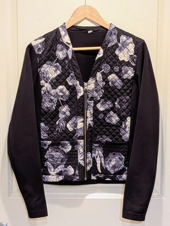 lululemon athletica Sweaters - EUC Lululemon 8 Cardigan & Again in Inky Floral Ghost and Black